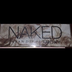 NAKED SMOKEY EYESHADOW PALETTE